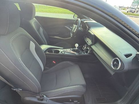 Used 2016 Chevrolet Camaro LT RWD image 27