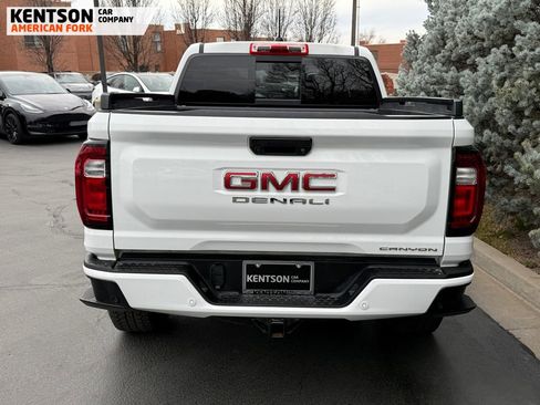 Used 2024 GMC Canyon Denali image 7