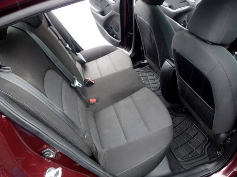 Used 2018 Kia Forte LX image 10