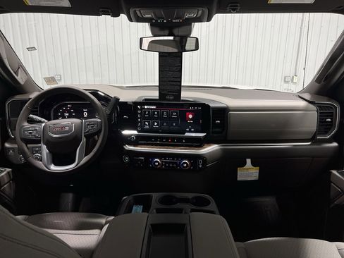 New 2026 GMC Sierra 1500 SLE image 19