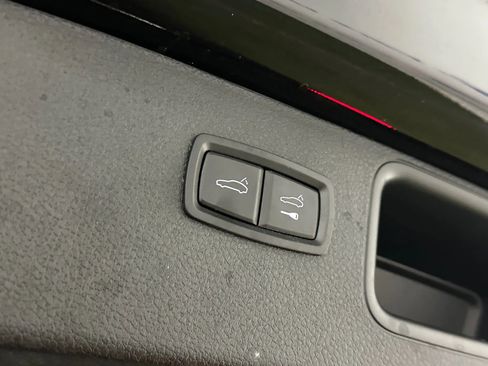 Used 2023 Porsche Macan S w/ Premium Package Plus image 19