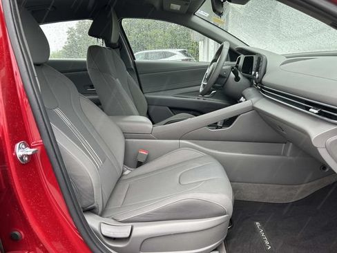 Certified 2025 Hyundai Elantra Sport FWD image 16