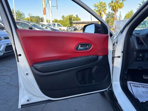 Used 2021 Honda HR-V Sport image 15