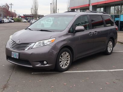 Used 2015 Toyota Sienna XLE