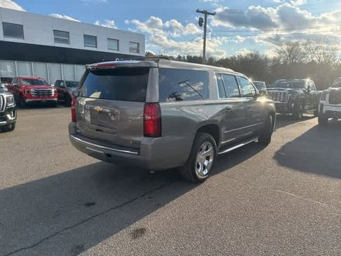 Used 2017 Chevrolet Suburban Premier image 7