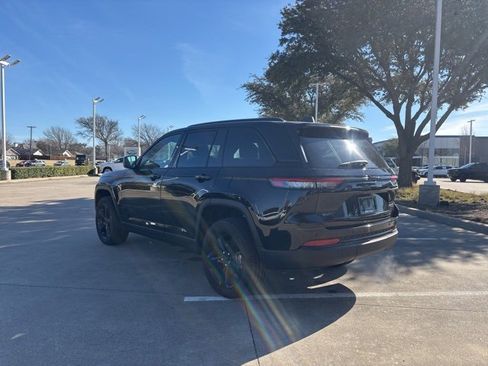 Used 2025 Jeep Grand Cherokee Limited w/ Luxury Tech Group II image 7