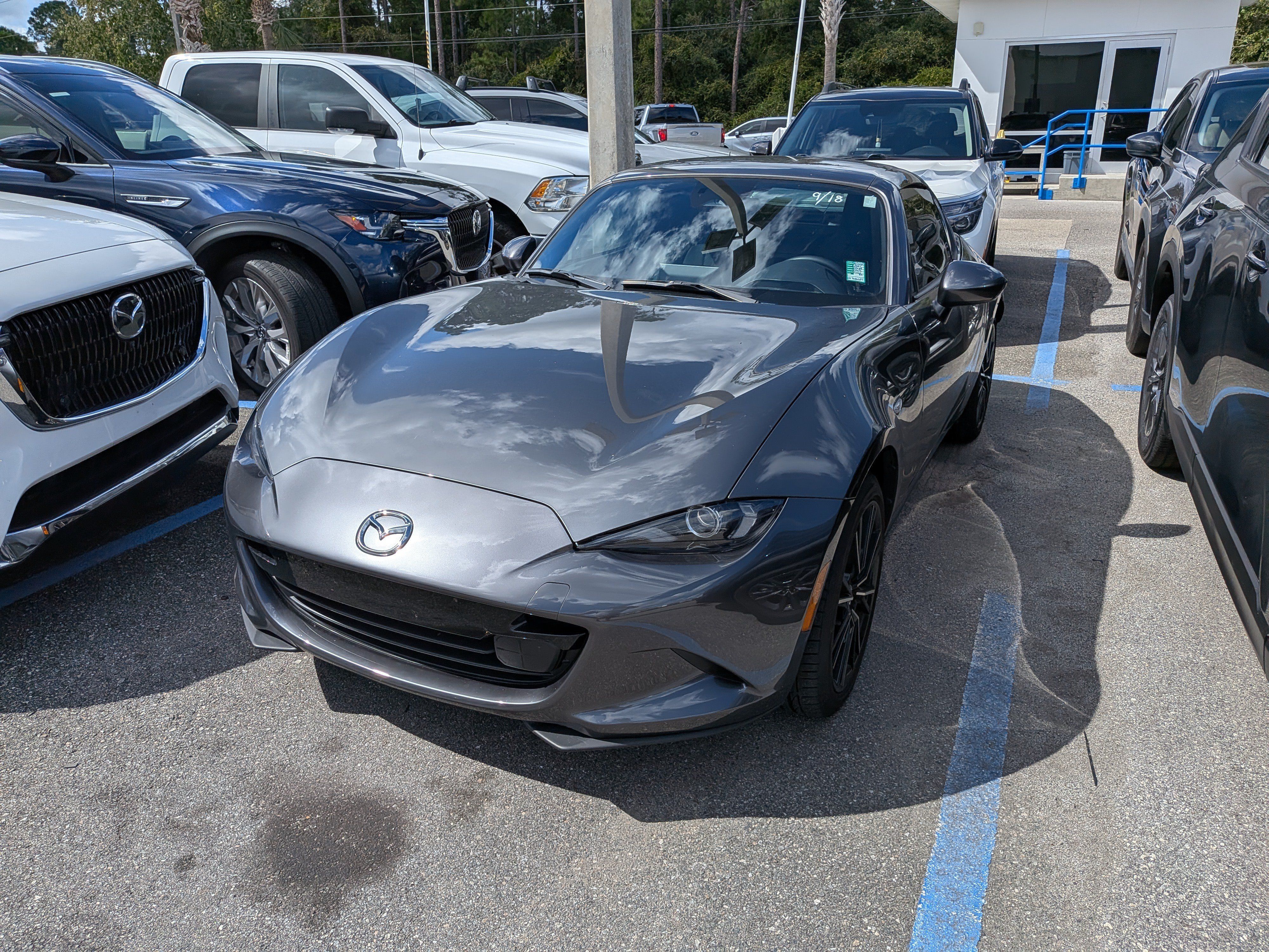 Used 2025 MAZDA MX-5 Miata RF Grand Touring RWD image 3