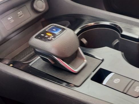 Used 2022 Nissan Rogue SV image 17