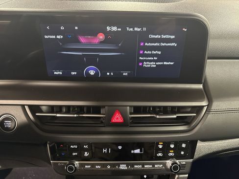 Certified 2025 Kia Seltos SX w/ SX Sunroof Package image 24