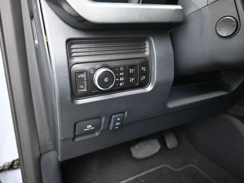 Certified 2026 Ford F250 Platinum AWD/4WD image 13