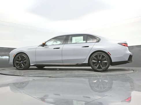 New 2026 BMW 740i w/ Executive Package RWD image 43