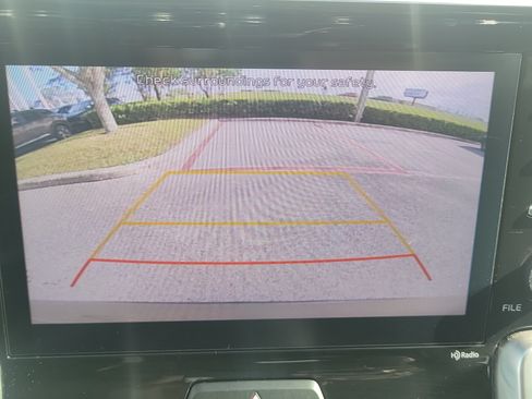 Used 2021 Kia Sorento LX FWD image 28