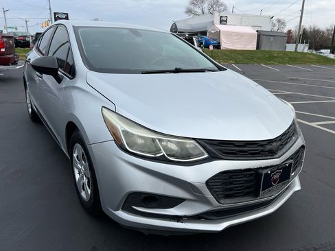 Used 2018 Chevrolet Cruze LS image 12