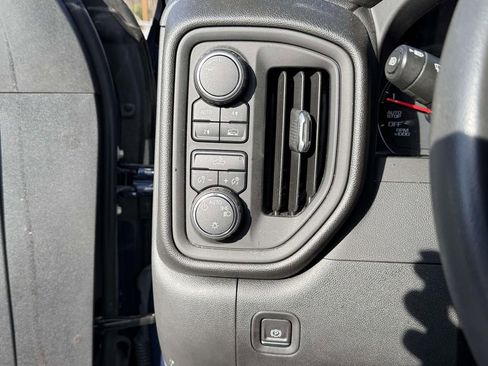 Used 2022 Chevrolet Silverado 1500 Custom image 29