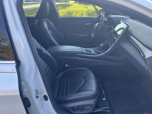 Used 2019 Toyota Avalon Touring FWD image 28