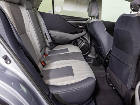 Used 2025 Subaru Outback Premium image 41