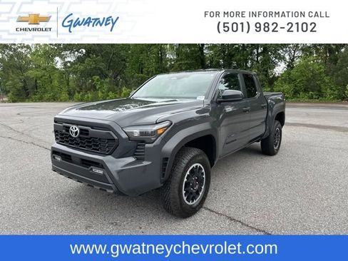Used 2025 Toyota Tacoma TRD Off-Road AWD/4WD image 1
