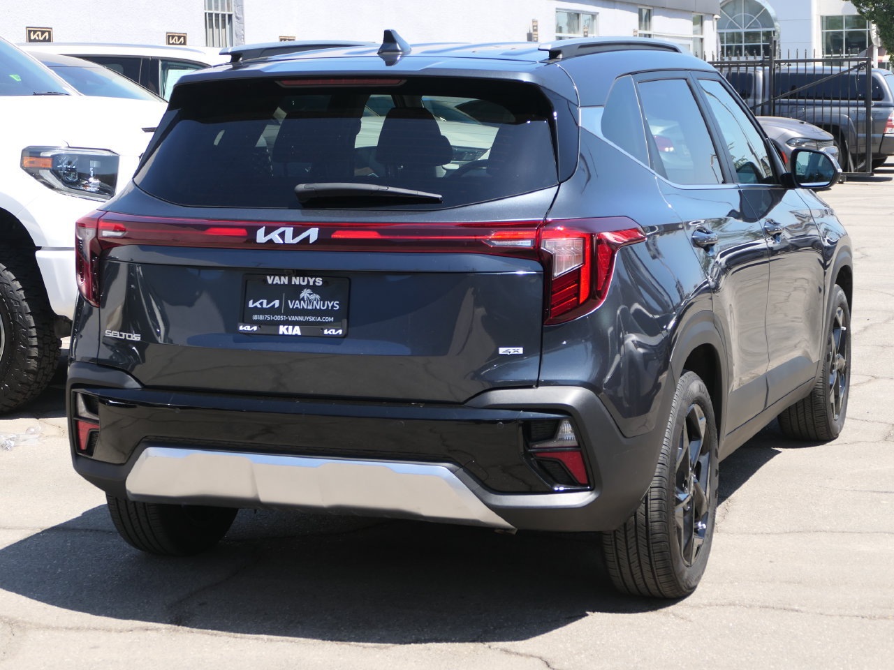 Certified 2026 Kia Seltos EX w/ EX Sunroof Package AWD/4WD image 3