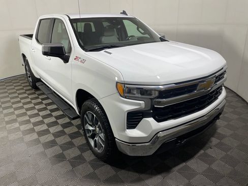 Used 2024 Chevrolet Silverado 1500 LT w/ Leather Package AWD/4WD image 1
