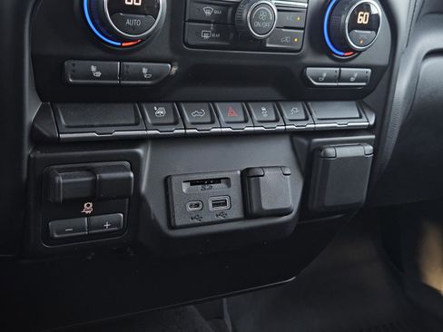 Used 2020 Chevrolet Silverado 2500 LTZ image 22