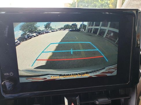 Used 2025 Toyota Corolla LE FWD image 11