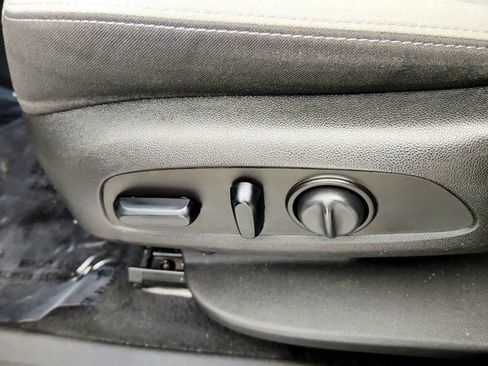 Used 2019 Chevrolet Equinox LS w/ LS Convenience Package FWD image 11