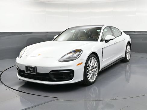 Certified 2023 Porsche Panamera 4 AWD/4WD image 6
