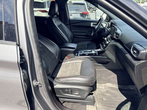 Used 2022 Ford Explorer ST-Line AWD/4WD image 23