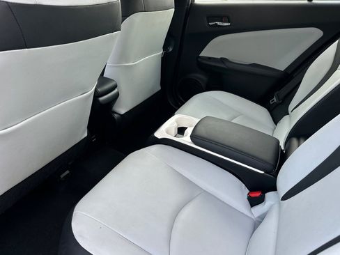 Used 2019 Toyota Prius Prime Advanced image 12