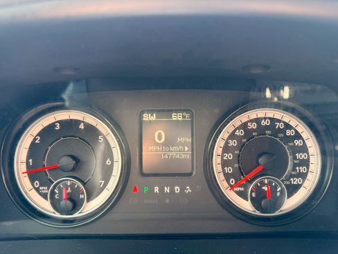 Used 2017 RAM 1500 Express RWD image 9