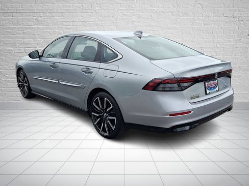 Used 2024 Honda Accord Touring image 6
