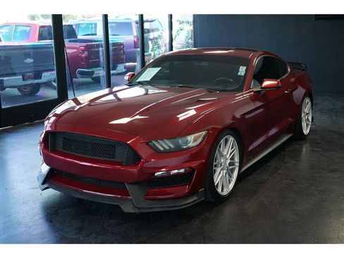 Used 2016 Ford Mustang Coupe RWD image 3