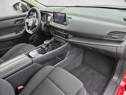 Used 2024 Nissan Rogue S image 19