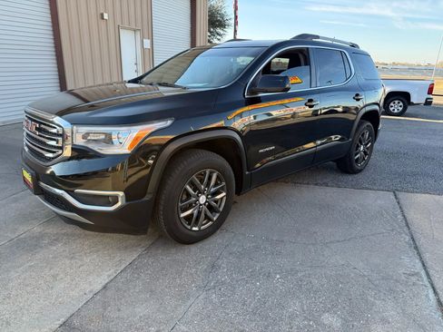 Used 2018 GMC Acadia SLT image 1