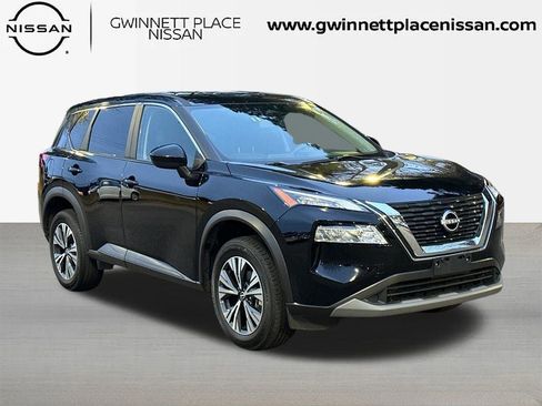 Used 2023 Nissan Rogue SV image 3