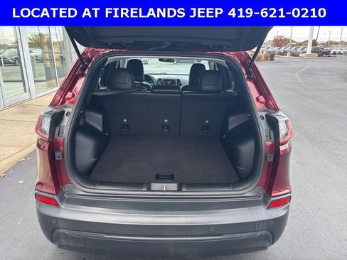 Used 2020 Jeep Cherokee Latitude Plus image 11