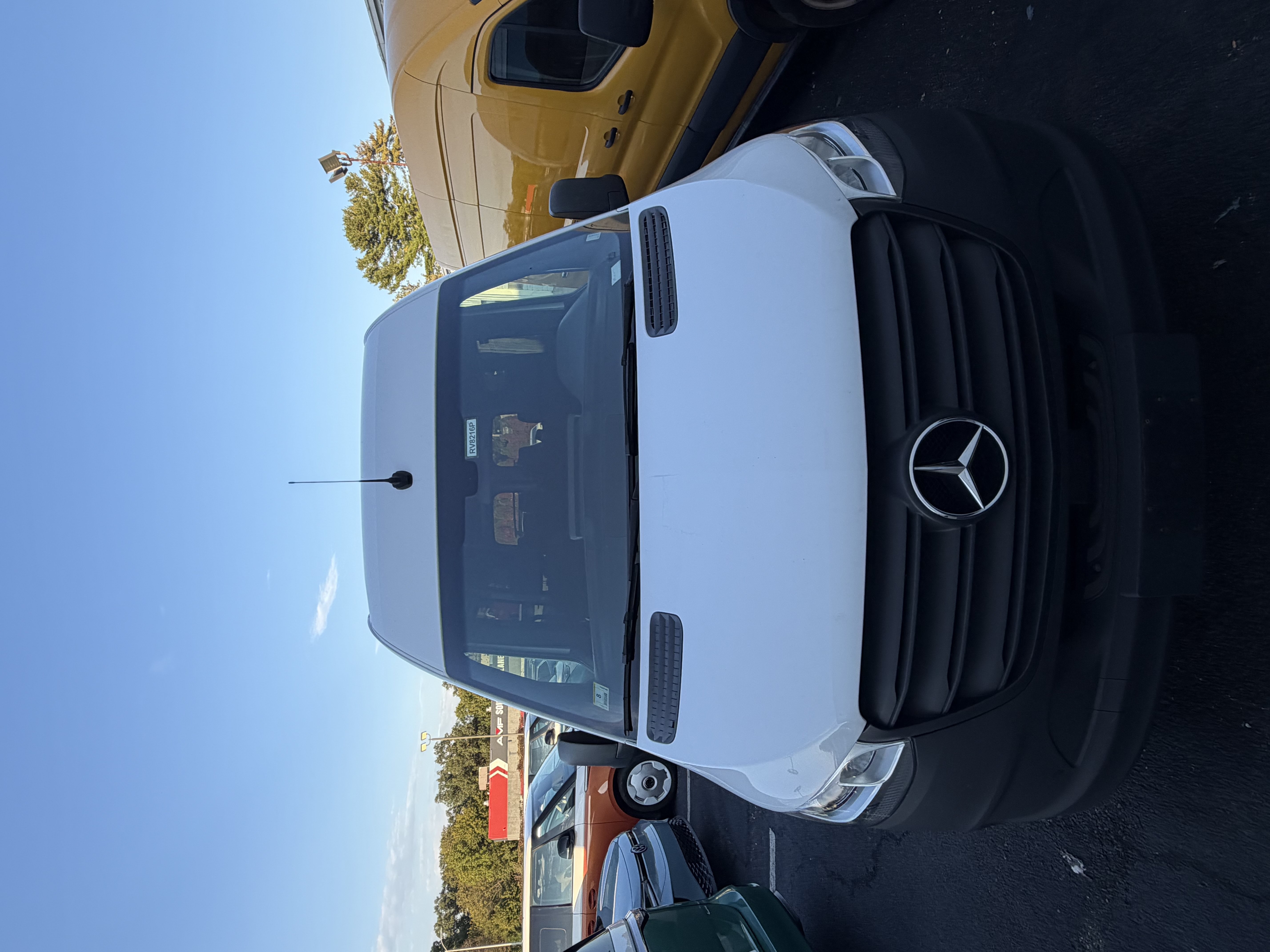 Used 2024 Mercedes-Benz Sprinter 2500 image 9