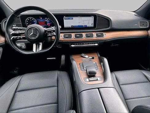 Used 2025 Mercedes-Benz GLS 450 4MATIC image 15