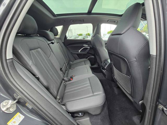 Certified 2025 Audi Q5 Premium w/ Premium Plus AWD/4WD image 12