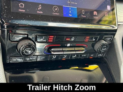 Used 2024 Jeep Grand Cherokee Limited w/ Black Appearance Package image 23