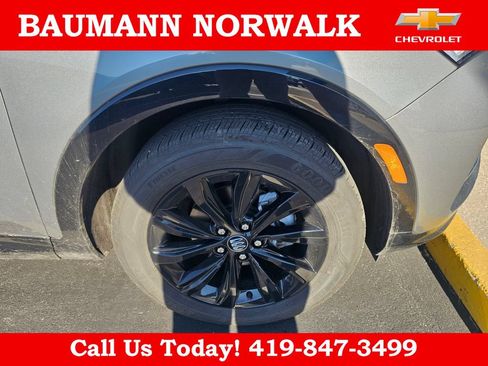 Used 2024 Buick Envista Sport Touring w/ Convenience I Package FWD image 13