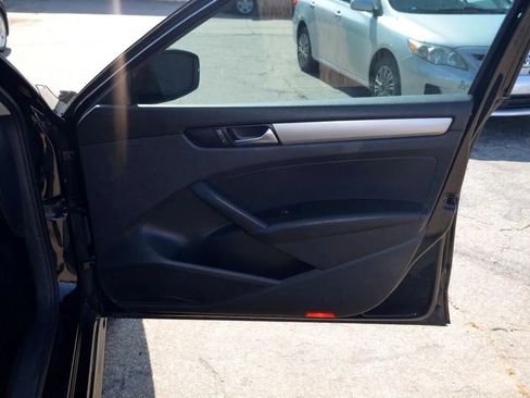 Used 2013 Volkswagen Passat 2.5 S image 23