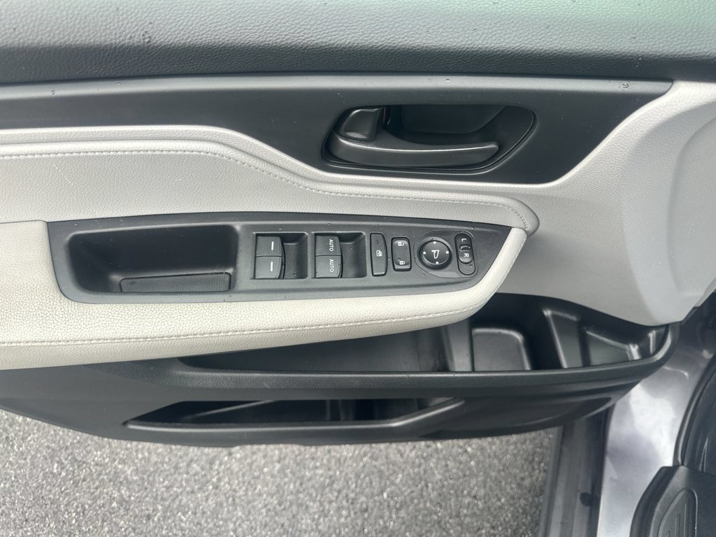 Used 2019 Honda Odyssey LX image 19