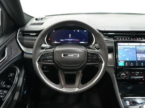 Used 2023 Jeep Grand Cherokee L Overland w/ Luxury Tech Group IV AWD/4WD image 12
