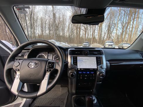 Used 2022 Toyota 4Runner Limited image 25