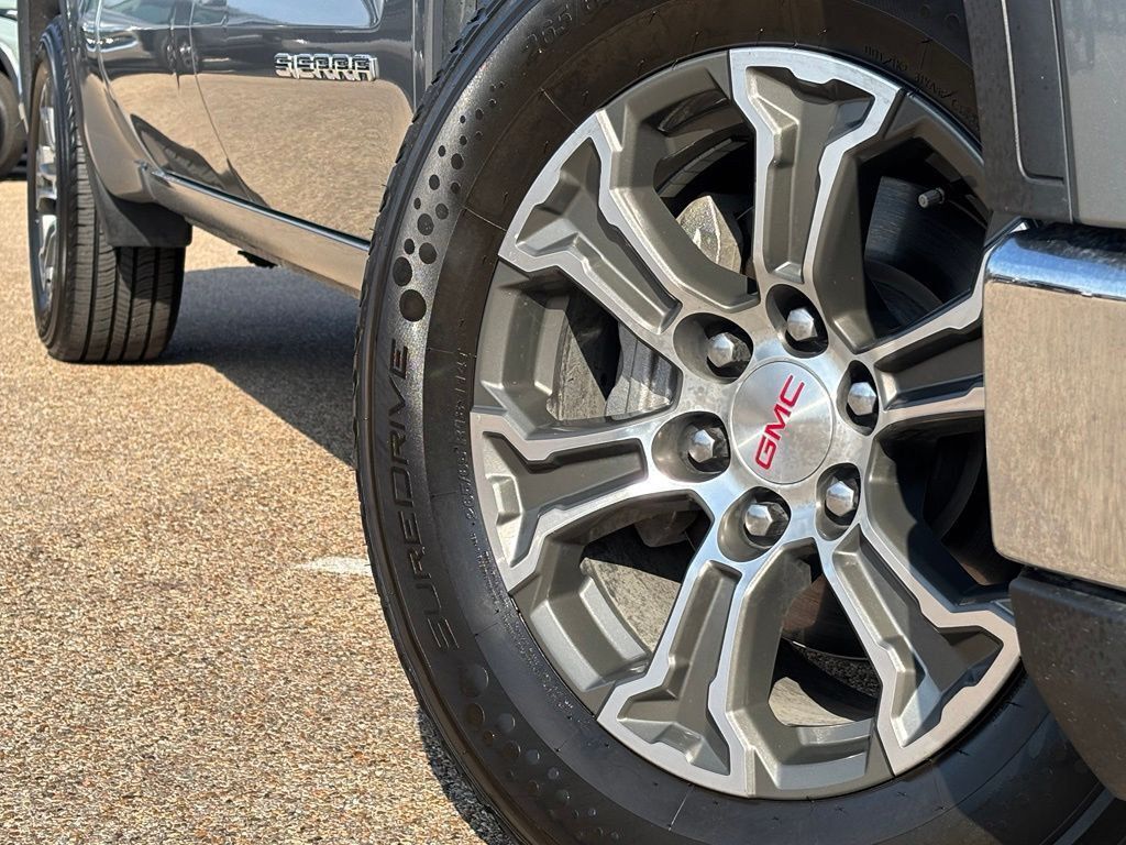 Used 2025 GMC Sierra 1500 SLT RWD image 2