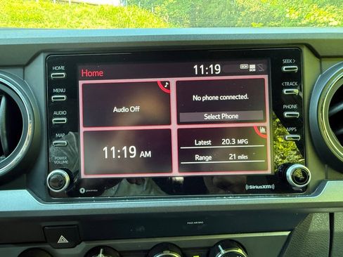 Used 2020 Toyota Tacoma TRD Sport AWD/4WD image 19