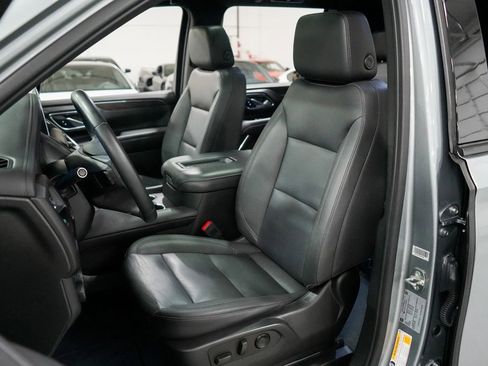 Used 2023 Chevrolet Suburban Z71 image 10