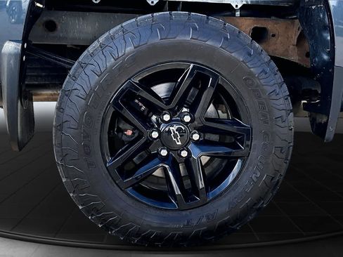 Used 2021 Chevrolet Silverado 1500 Custom Trail Boss AWD/4WD image 34