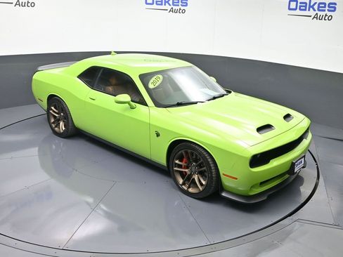 Used 2019 Dodge Challenger SRT Hellcat Redeye image 38